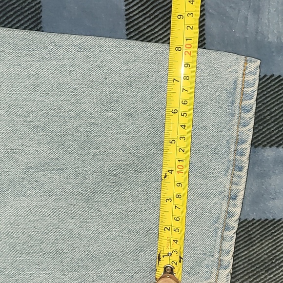 Vintage. Made in USA. Levi's 560. Loose-fit, tapered. Men's size w38 l30 - Picture 5 of 16